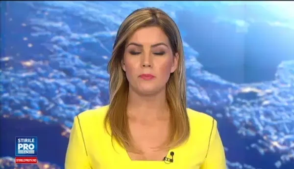 La 16 ani, are doar 35 de kilograme, din cauza unei malformatii grave cu care s-a nascut. Sansa pe care a primit-o acum Maria