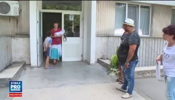 Surpriza emotionanta de care a avut parte femeia din Galati care a nascut sambata intr-un taximetru