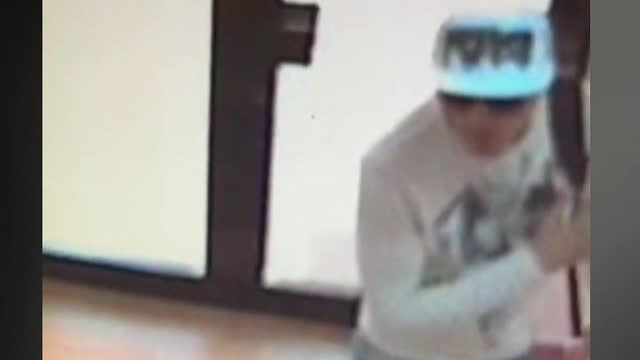 Barbatul suspectat initial ca ar fi jefuit o banca din Bistrita a fost eliberat. Politistii reiau ancheta de la zero