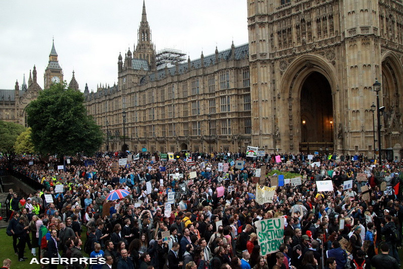 Tensiuni la 11 ani de la atentatele teroriste de la Londra. Alerta la Parlamentul britanic si la o statie de metrou