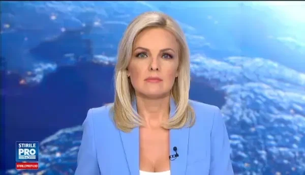 Imagini incredibile filmate in Londra. O fetita de 11 ani a sarit dintr-o masina in miscare, pe care un hot tocmai o furase