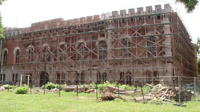 Cea mai veche cladire din Timisoara zace in ruina. Autoritatile au pierdut cele 10 milioane de euro necesare pentru renovare