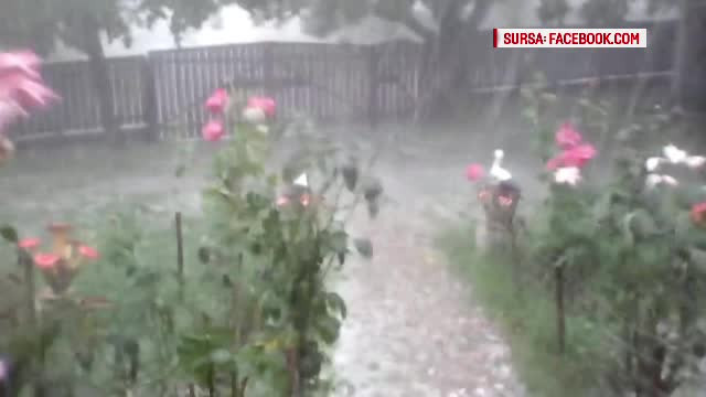 Peisaj de iarna in mijlocul verii in judetul Botosani. Prapadul lasat in urma de ploile torentiale si grindina