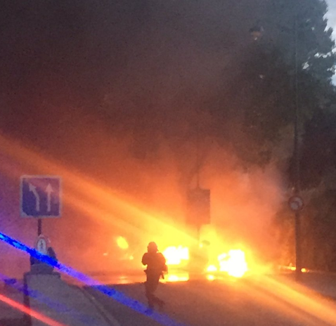 Incidente violente in apropierea fan-zone-ului de langa Turnul Eiffel, Paris. Politia a intervenit cu gaze lacrimogene