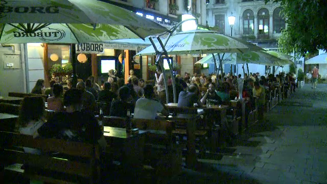 Microbistii nu s-au uitat la bani cand au iesit la terase. Cu cat au crescut vanzarile in perioada Campionatului European