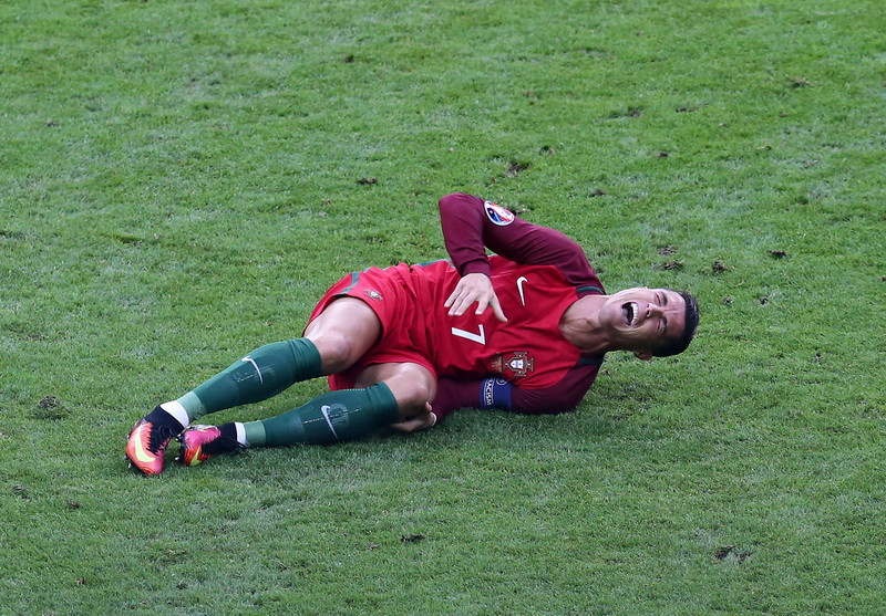 Diagnosticul medicilor dupa accidentarea lui Ronaldo. Mama capitanului Portugaliei il acuza pe Payet ca a lovit cu intentie