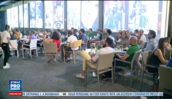 Microbistii nu s-au uitat la bani cand au iesit la terase. Cu cat au crescut vanzarile in perioada Campionatului European