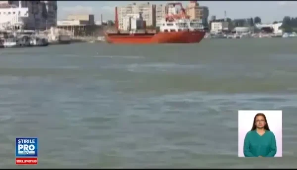 Un cargou turcesc a produs o tamponare in portul Tulcea. Nava lovita are peste 100 de ani vechime