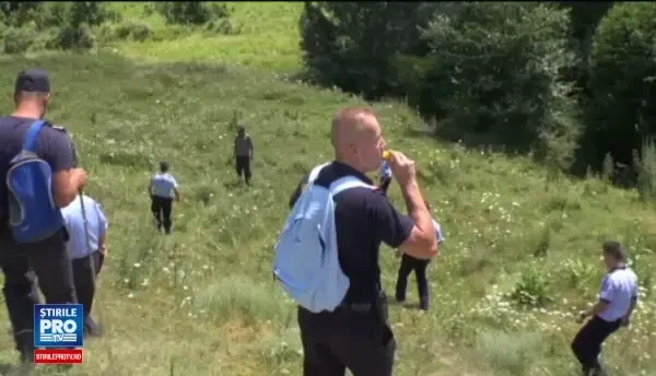 Batrana de 84 de ani, disparuta de cinci zile dintr-un catun greu accesibil din Prahova. Jandarmii o cauta peste tot