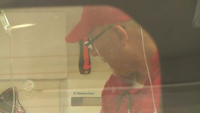 Barbat din Arges, in stare grava la Floreasca, dupa ce a fost muscat de o vipera in timp ce strangea fanul