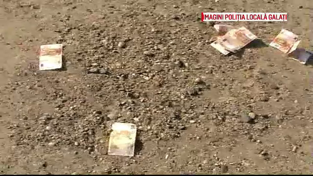 Un barbat din Galati e acuzat de vecini ca i-a jignit aruncand cu peste 1.000 de euro in ei. "A aruncat cu banii in praf"
