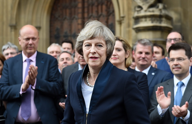 Cele 6 sarcini ale noii "doamne de fier" a Marii Britanii. Theresa May promite ca va face din BREXIT "un succes"