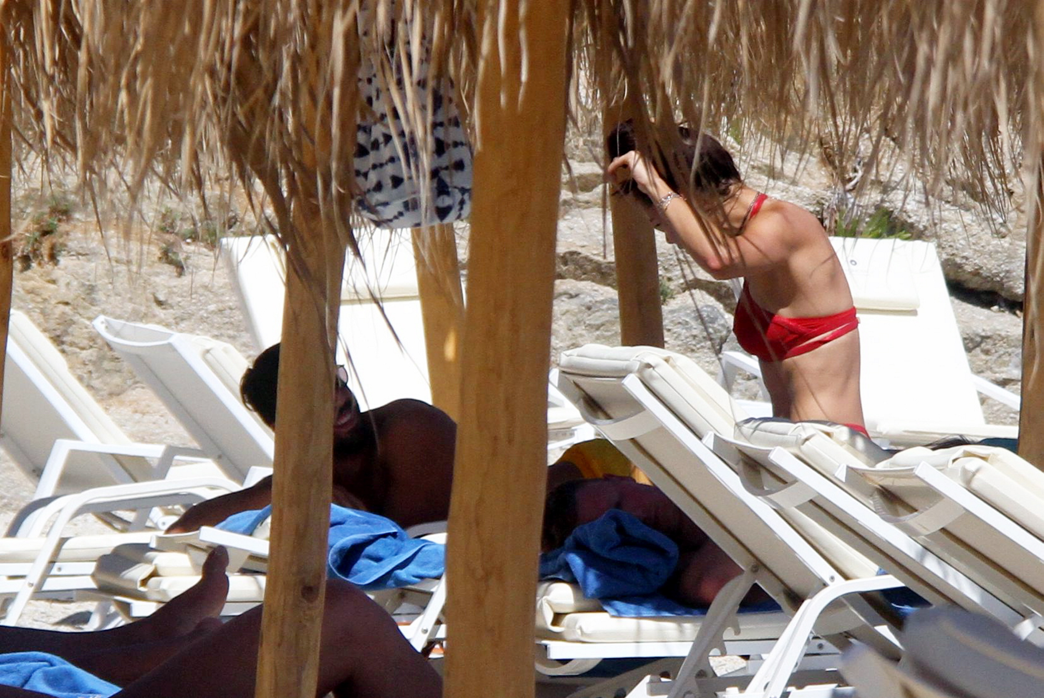 Sunt si nemti fericiti dupa EURO: Khedira s-a accidentat in timpul turneului final, dar se reface alaturi de Adriana Lima