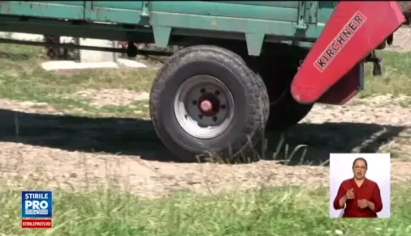 O fetita de 3 ani a murit, dupa ce a fost lovita de un tractor. Mama copilei este in stare de soc