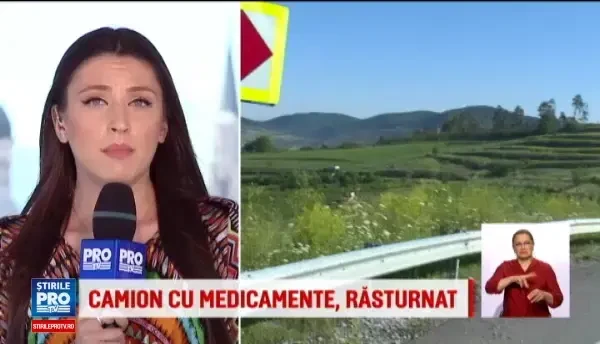 Un camion cu fiole pentru perfuzii s-a rasturnat in drum spre spital. Motivul pentru care in cabina era si o batrana