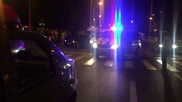 Scandal cu sabii si impuscaturi in Ploiesti. Un barbat a fost dus de urgenta la spital pentru ca a suferit mai multe rani