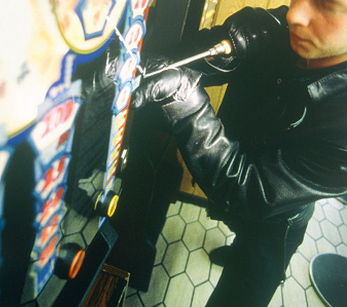 Patru romani au spart un cazinou din orasul Hamburg. Ce suma au gasit in seif si cum au fost prinsi de politie