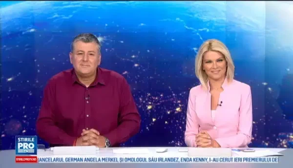 O joaca intre o ursoaica din Canada si puiul ei a facut furori pe internet