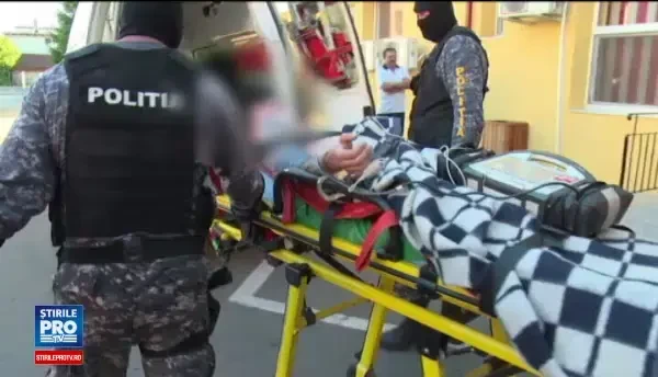 Suspectul jafului armat de la banca din Bistrita ar putea fi arestat preventiv. Politstul pe care l-a impuscat a fost operat