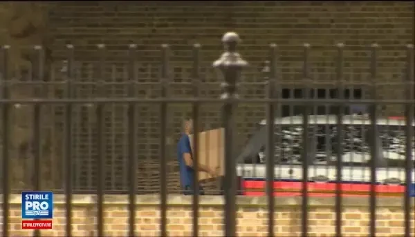 David Cameron a predat stafeta si pisica Theresei May: Candva, eu eram viitorul. Ce se va intampla cu romanii din Regat