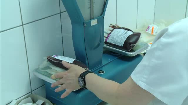 Ce risca asistenta si medicul care i-au facut o transfuzie de sange gresita unei paciente. Femeia a murit dupa o saptamana
