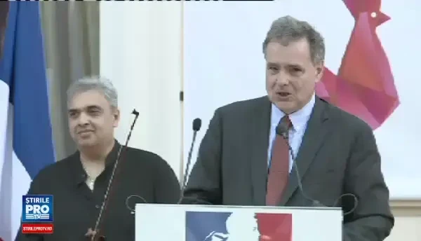 Imnurile Frantei si Romaniei, reinterpretate la Ambasada Frantei de la Bucuresti