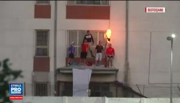 Trupele speciale au intervenit in penitenciar pentru a calma revoltele. Numarul celor care refuza hrana a scazut