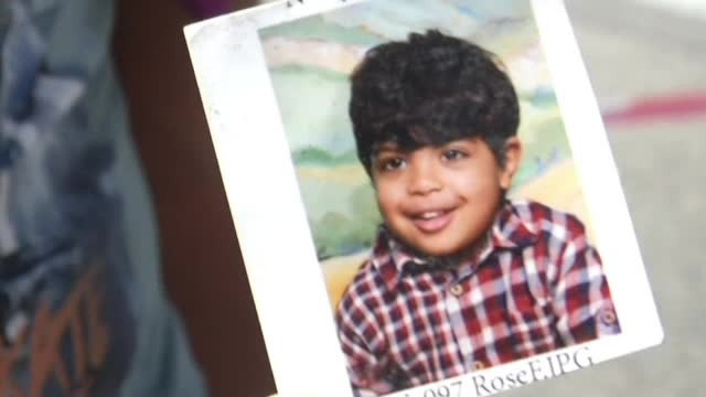 Zeci de persoane isi cauta inca disparutii in urma atacului de joi. Mesajele disparate postat pe Facebook si Twitter