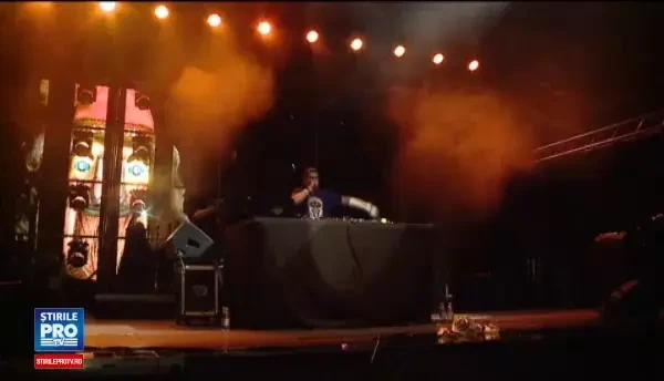 Ploaia a devenit marca inregistrata la Electric Castle. Cum s-au distrat tinerii in a 2-a zi a festivalului: E minunat aici