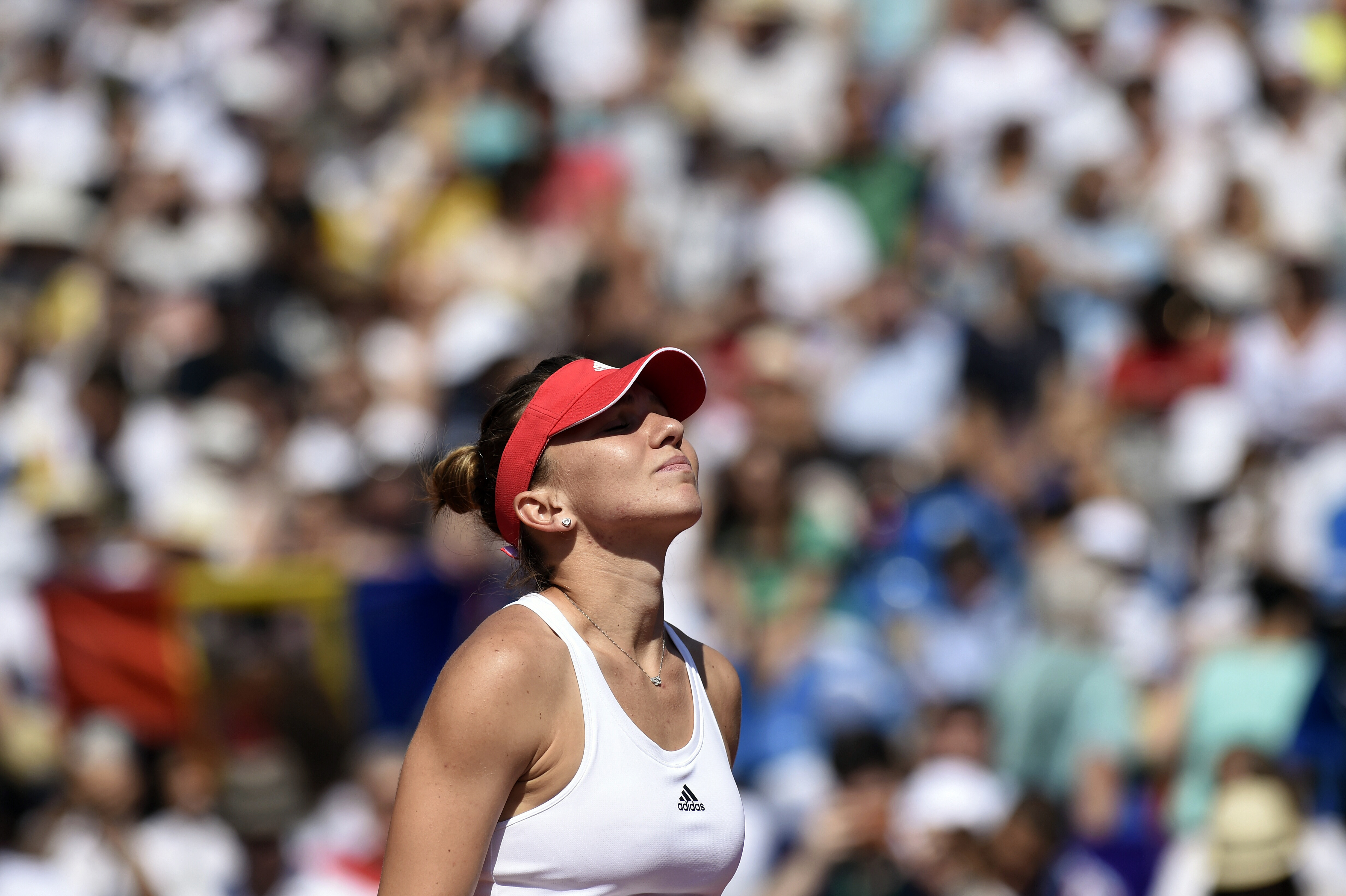 Simona Halep castiga finala Bucharest Open in doar 47 de minute. Victoria fantastica obtinuta in fata Anastasjiei Sevastova