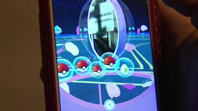 Un neozeelandez si-a dat demisia pentru a se juca full-time Pokemon GO. Isteria creata de joc in Central Park, din New York