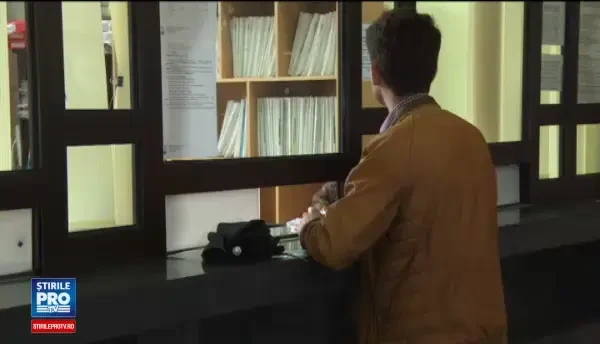 Mii de elevi care au picat Bacalaureatul vaneaza acum ajutorul de somaj: Si cu bac, si fara bac, tot la mare mergem