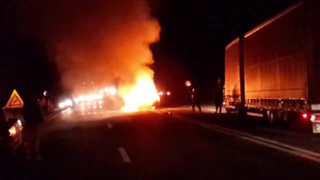 Scene dramatice in Cluj. Un barbat de 30 de ani a murit carbonizat in masina pe care o conducea