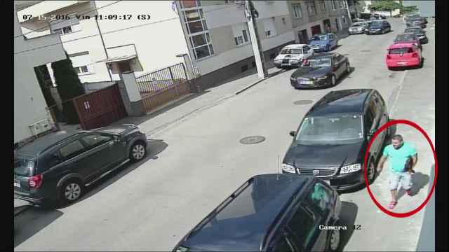 La cateva minute dupa ce a iesit cu 15.000 de euro dintr-o casa de schimb valutar, a fost jefuit. Cum au actionat hotii