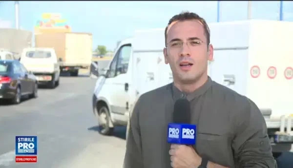 Sofer de autocar, oprit in timp ce conducea beat pe Autostrada Soarelui. Ce scria pe tricoul sau