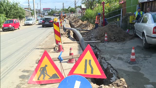 Localitatea de langa Bucuresti in care oamenii traiesc ca-n secolul trecut. Localnicii au vile de lux, dar fara canalizare