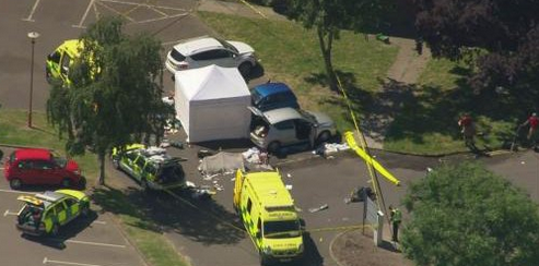 Atac armat la o piscina din Marea Britanie. Un barbat si-a ucis partenera si fiica, apoi s-a sinucis