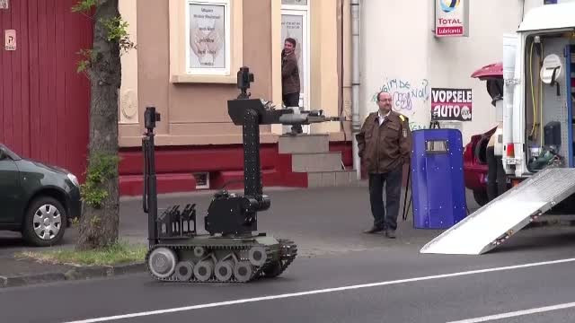 Stare de alerta la Brasov din cauza unei valize suspecte. Ce se afla in geamantanul voluminos