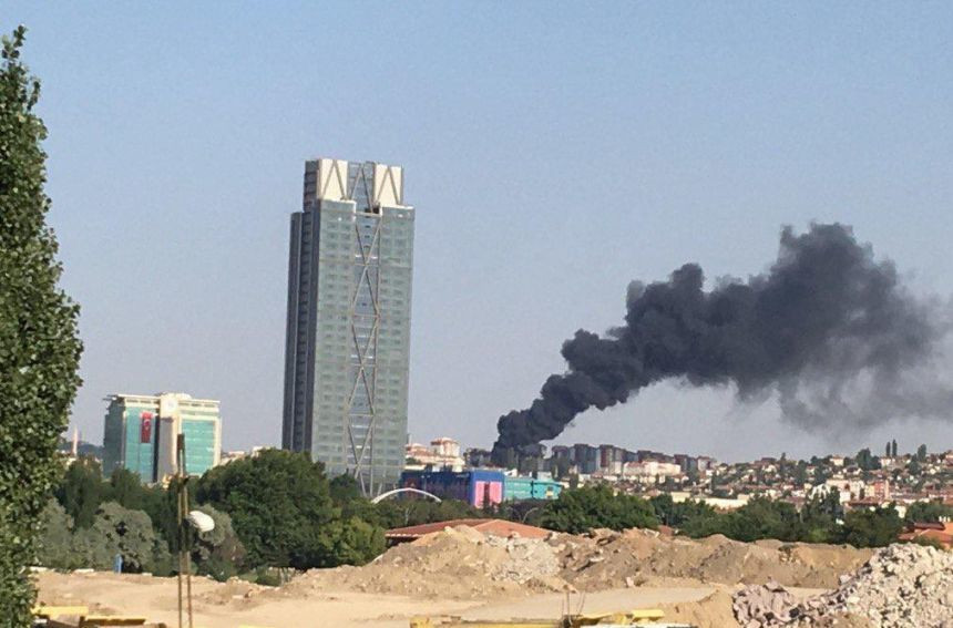 Incendiu la o cladire publica din Ankara. Initial presa turca a anuntat o explozie puternica