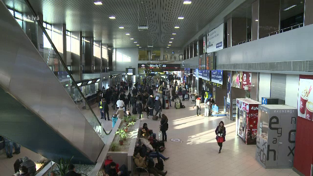 Indieni cu permise de şedere irlandeze false, depistaţi în zona de tranzit a Aeroportului Otopeni