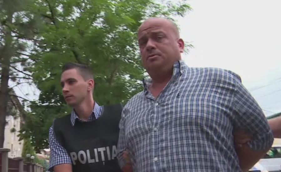 Doi barbati din Campina, arestati dupa ce ar fi violat o fata de 19 ani intr-un hotel. Cum se apara suspectii