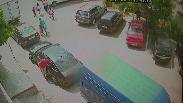 Au spart o masina de lux, in Botosani, insa nu au gasit ceea ce cautau. Scena furtului, filmata de camera de supraveghere