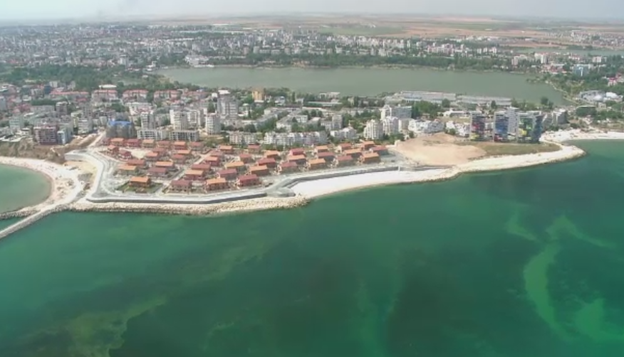 Turismul activ de pe litoral, tot mai cautat. Cat costa o plimbare cu avionul sau intrarea in parcul de distractii