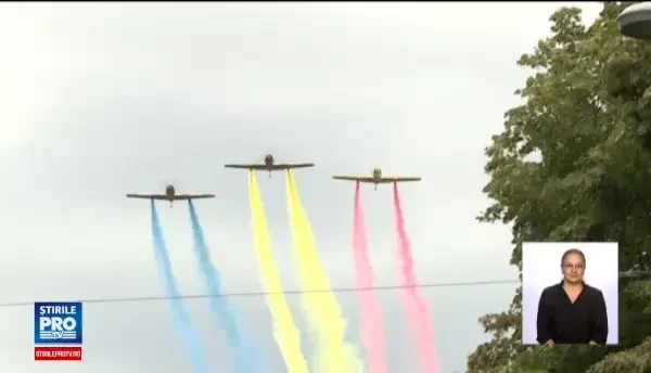 Ziua Fortelor Aeriene Romane, sarbatorita in Capitala cu o parada a avioanelor. Imagini de pe pe Bulevardul Aviatorilor