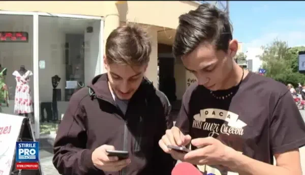 Mania Pokemon Go provoaca probleme tinerilor neatenti la drum. Ce a facut un barbat care sustine ca i s-a furat pokemonul