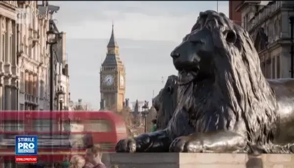 Mania "Pokemon Go" provoaca probleme tinerilor neatenti la drum. Ce a facut un barbat care sustine ca i s-a furat pokemonul