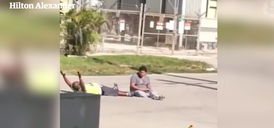 Politia din Miami a impuscat un psiholog de culoare, intins pe asfalt, cu mainile in aer. Ce incerca barbatul sa faca de fapt