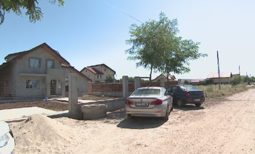 Cartierul rezidential in care oamenii isi risca zilnic viata pentru a ajunge acasa: "In acte totul e bun si frumos"