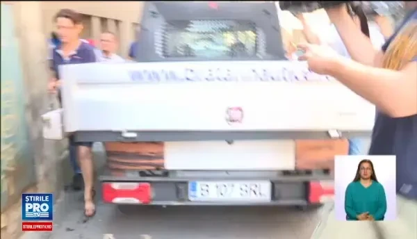 Si-a vazut tatal cu ranile acoperite de viermi, iar acum da Spitalul de Arsi in judecata. Ce le transmite femeia medicilor