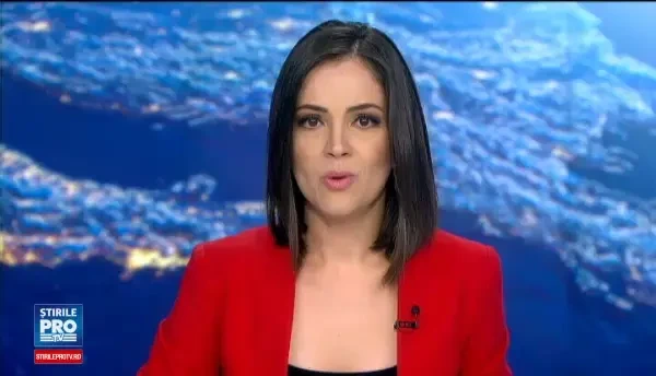 La 87 de ani a ajuns sa doarma pe un scaun in fata garsonierei fiului ei. De ce spune barbatul ca nu o primeste inauntru